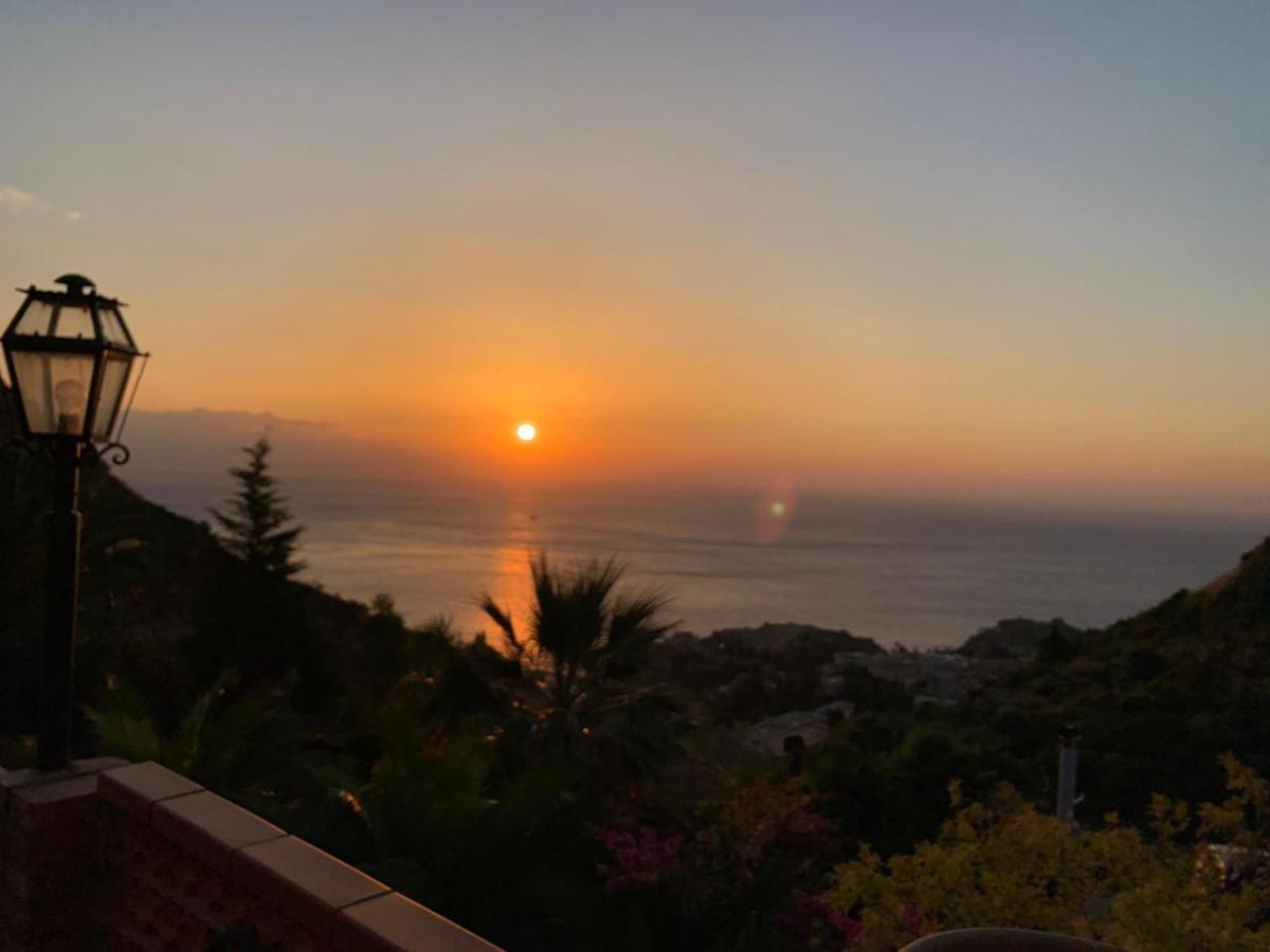 Casa Dei Sogni Taormina Bed & Breakfast エクステリア 写真